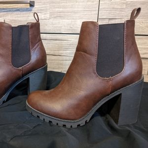 Soda Boots NWOT
